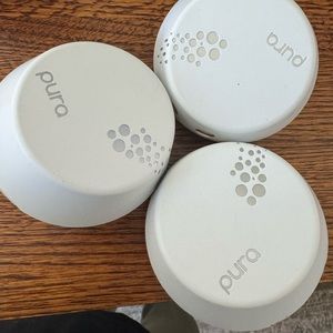 3 Pura Devices and fragrances